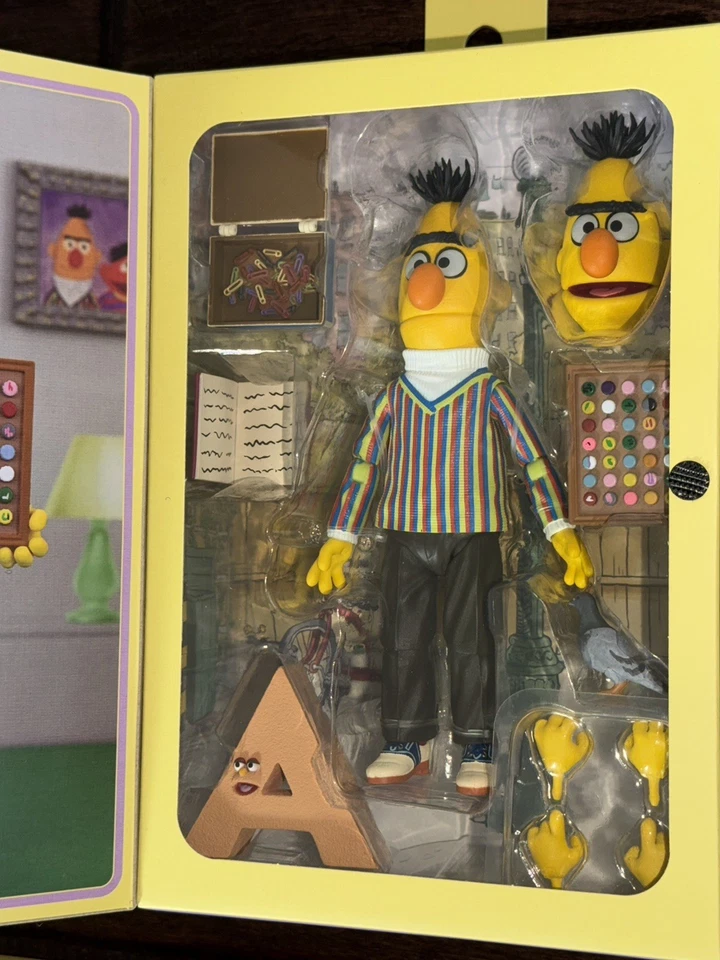 Juego de figuras de acción NECA Sesame Street Presents Ernie Bert con letra C A 7" Foto 4 de 4