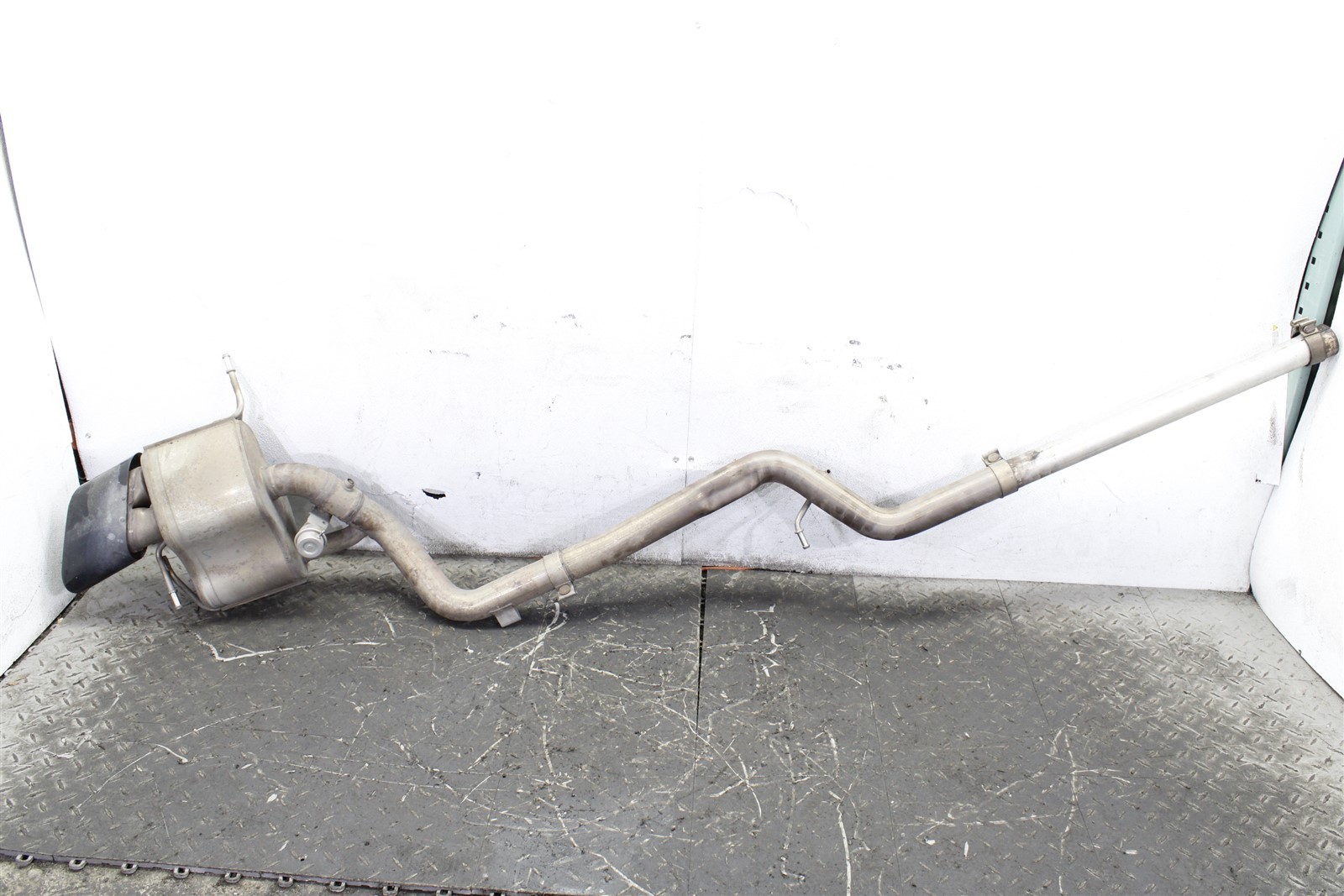 2013 Maserati GranTurismo S Left Muffler Exhaust Pipe 08-13
