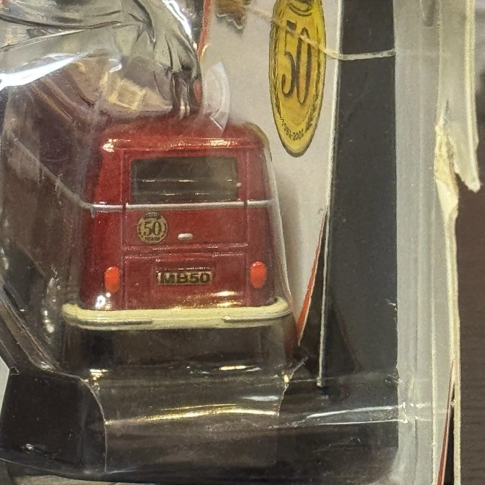 Matchbox 50th 1952-2002 Anniversary Collection 1967 VW Bus 1:64 Scale Diecast - Image 4 of 4