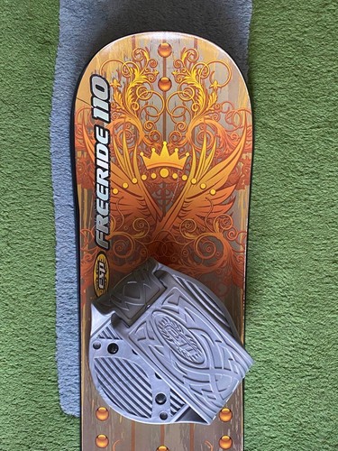 Esp Freeride 110 Youth Snowboard Adjustable Bindings Steampunk Crown Gold - Picture 7 of 7