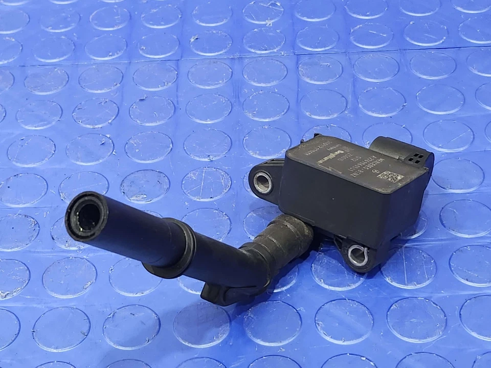 12-15 Mercedes Benz ML63 5.5L Ignition Coil Pack Genuine OEM 2769063700 - Image 2 of 4