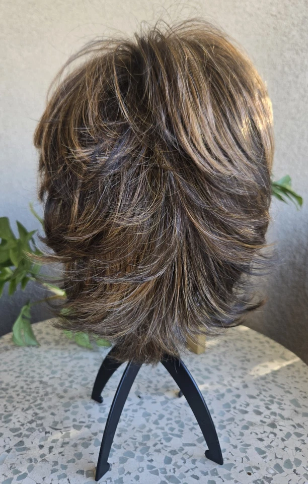 Peluca Hairdo Corte Pluma R829S Esmaltada Avellana Corta Peluca en Capas Bob Foto 4 de 4