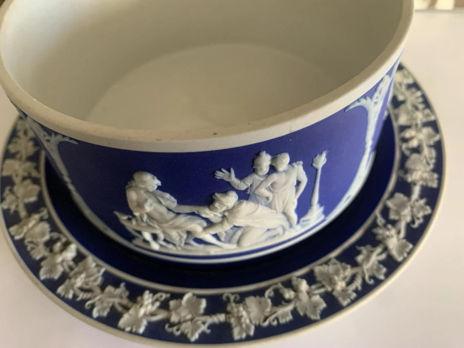 WEDGWOOD GREAT COLLECTOR ~BUTTER DISH IN COBALT BLUE AND WHITE CLASSICAL RELIEFS