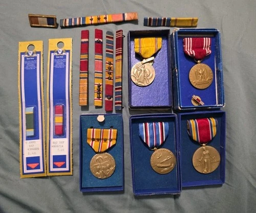 WW2 WWII Vintage U.S. Military Insignia Medal Lot Flag Pins