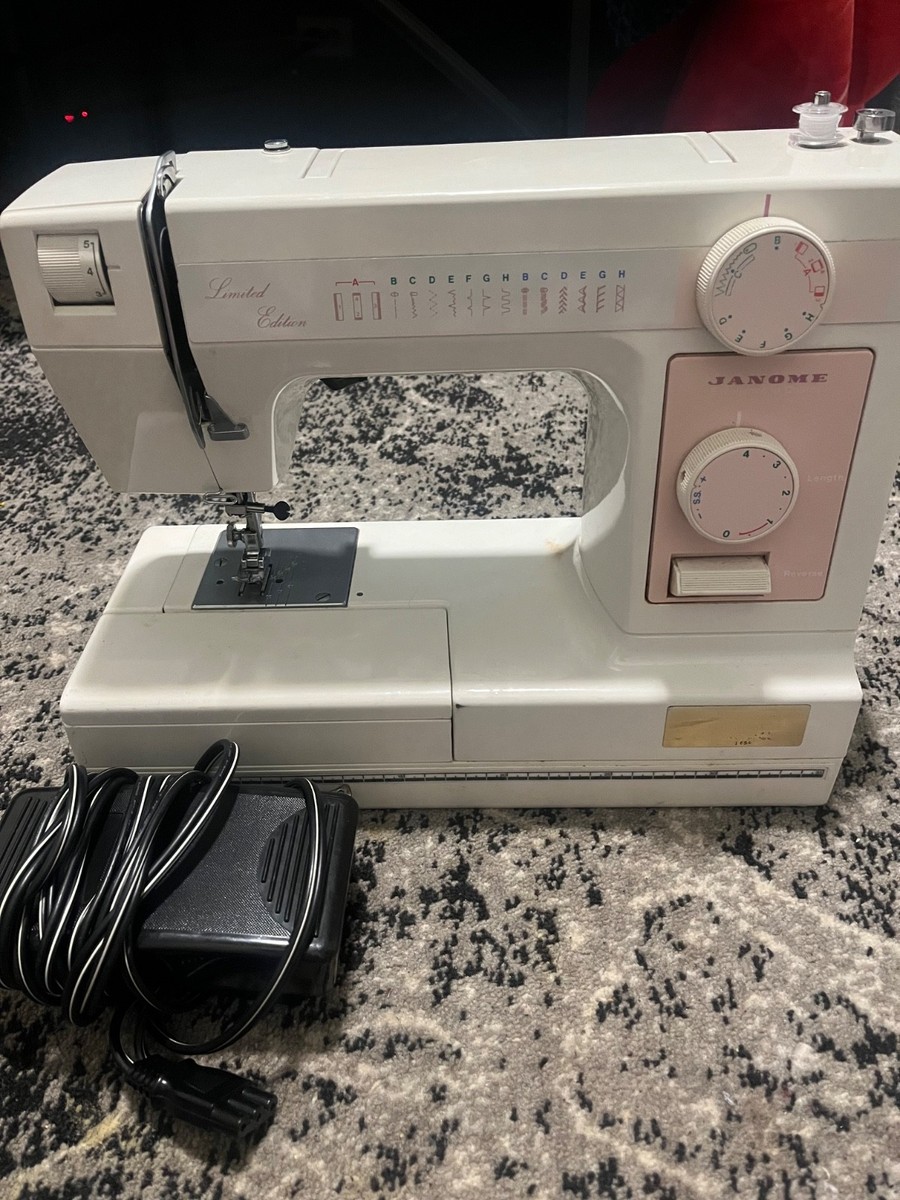 ぴ*ー様 イギリス　アンティーク　テーブル　JANOME　ジャノメ Rare Vintage Janome L344 Limited Edition Sewing Machine With
