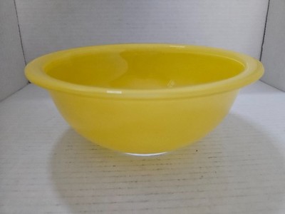 Pyrex Rainbow Bright Yellow 323 Clear Bottom 1.5L Mixing Bowl 1980's