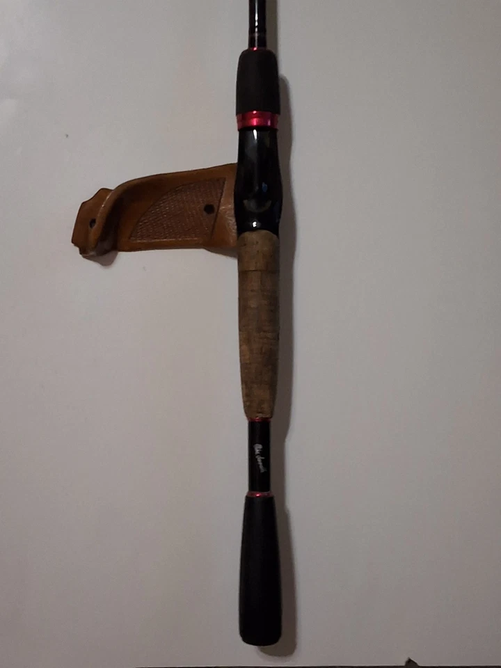 ABU GARCIA MIKE Iaconelli IKE SIGNATURE CASTING ROD PITCH AND SKIP NEVER GIVE UP - Image 2 of 4