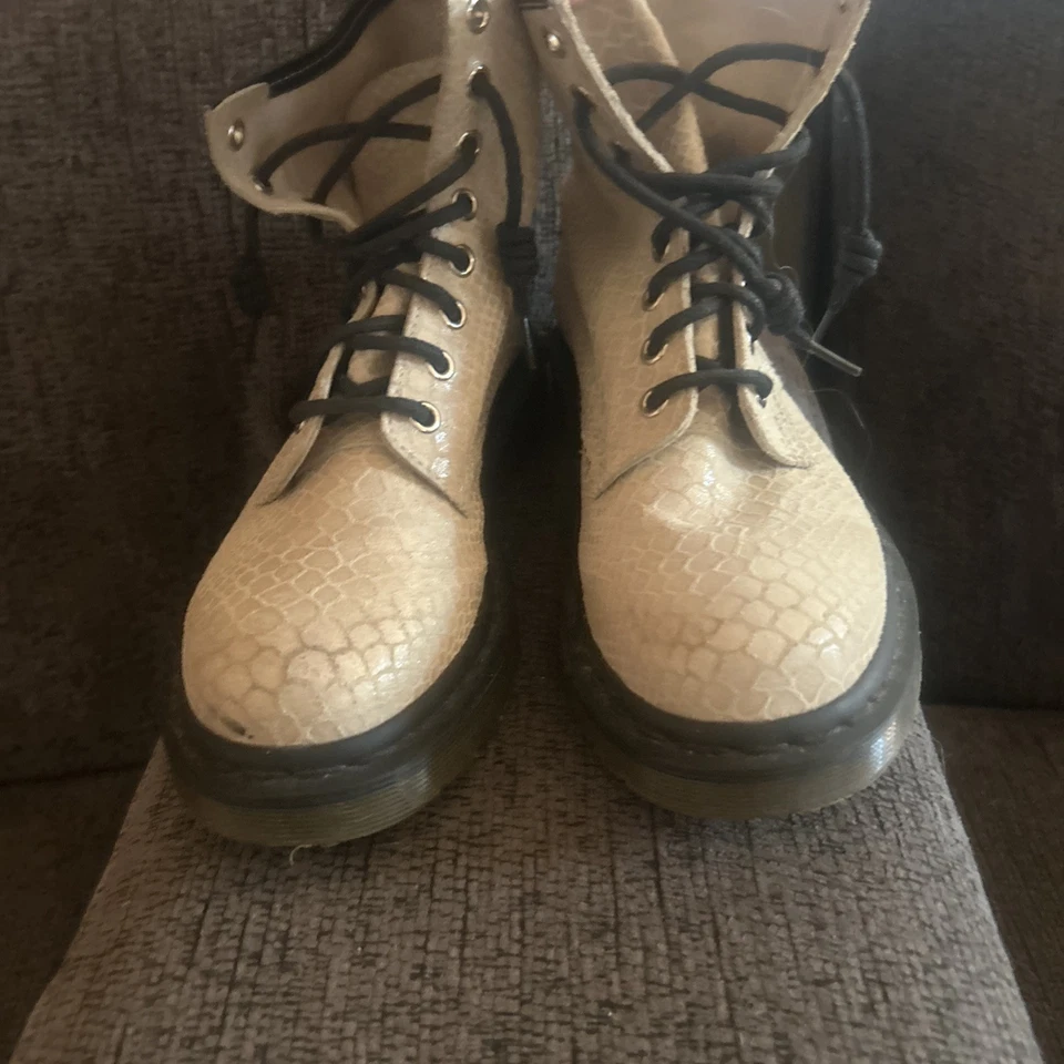 Dr DOC Martens 1460 Pascal 8 глаз женщины размер 7 ретро Y2K - Изображение 2 из 4