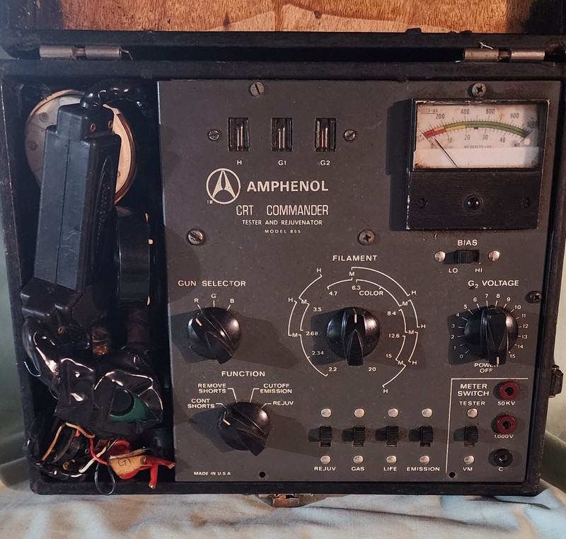AMPHENOL CRT Commander Tester & Rejuvenator Model 855 LIGHTS UP