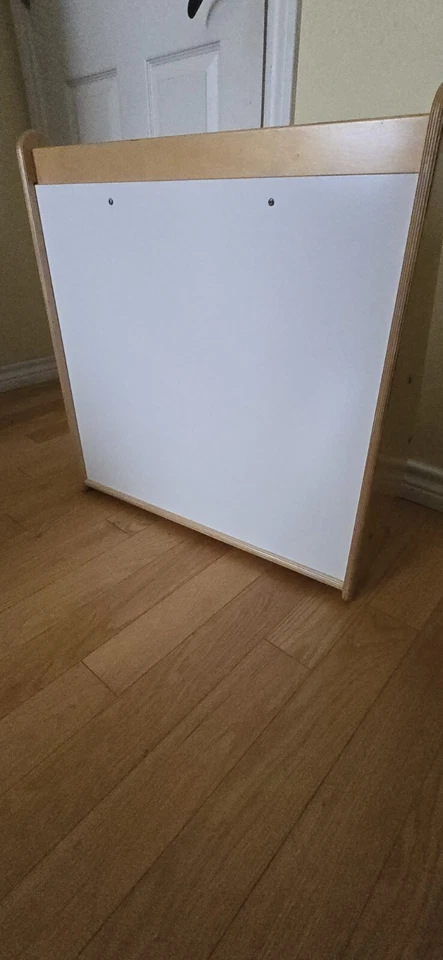 Аккуратно использованная березовая подставка для книги Jonti-Craft - Изображение 3 из 3