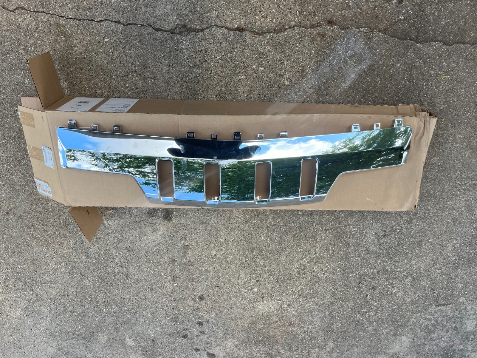 23153943 Fits 1518 Chevy Silverado 2500 2500HD 3500 Front Bumper Skid