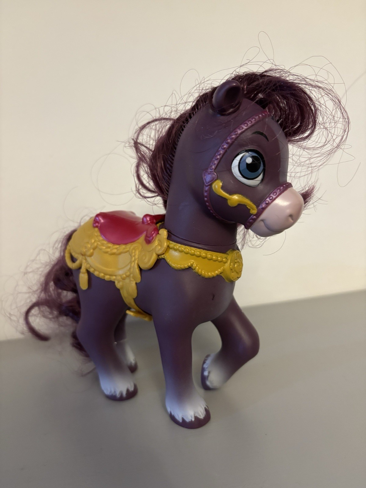 Disney Princesa Mulan Pequeño Caballo Pony 6” - Difícil de Encontrar - Totalmente Nuevo