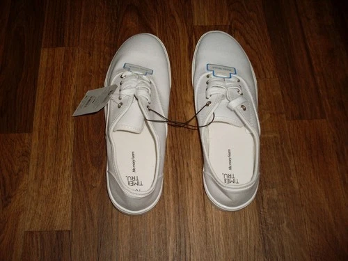 WOMENS TIME AND TRU WIDE WIDTH CAS LACE UP MEMORY FOAM SNEAKERS SIZE 10W NWT