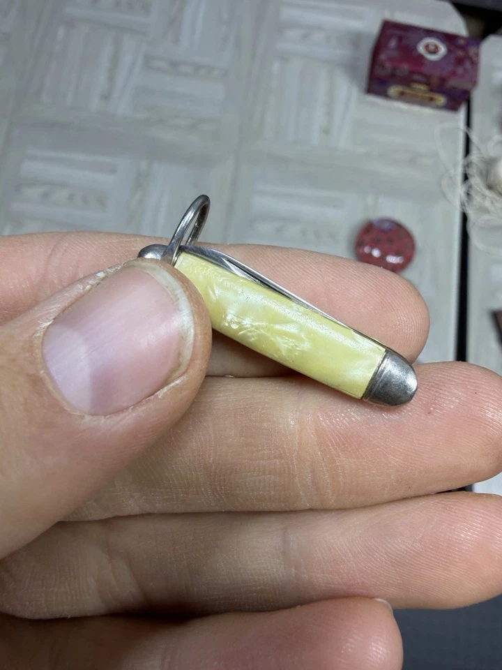 Vintage 3” Open MOTHER OF PEARL MADE IN THE USA MINI POCKET KNIFE Miniature Tiny - Image 3 of 4