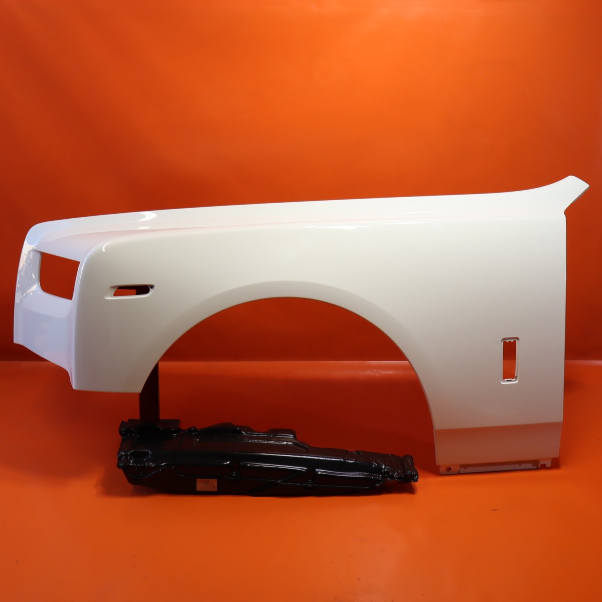 Rolls-Royce Phantom 2024-2026 Left Fender P/N 7399851