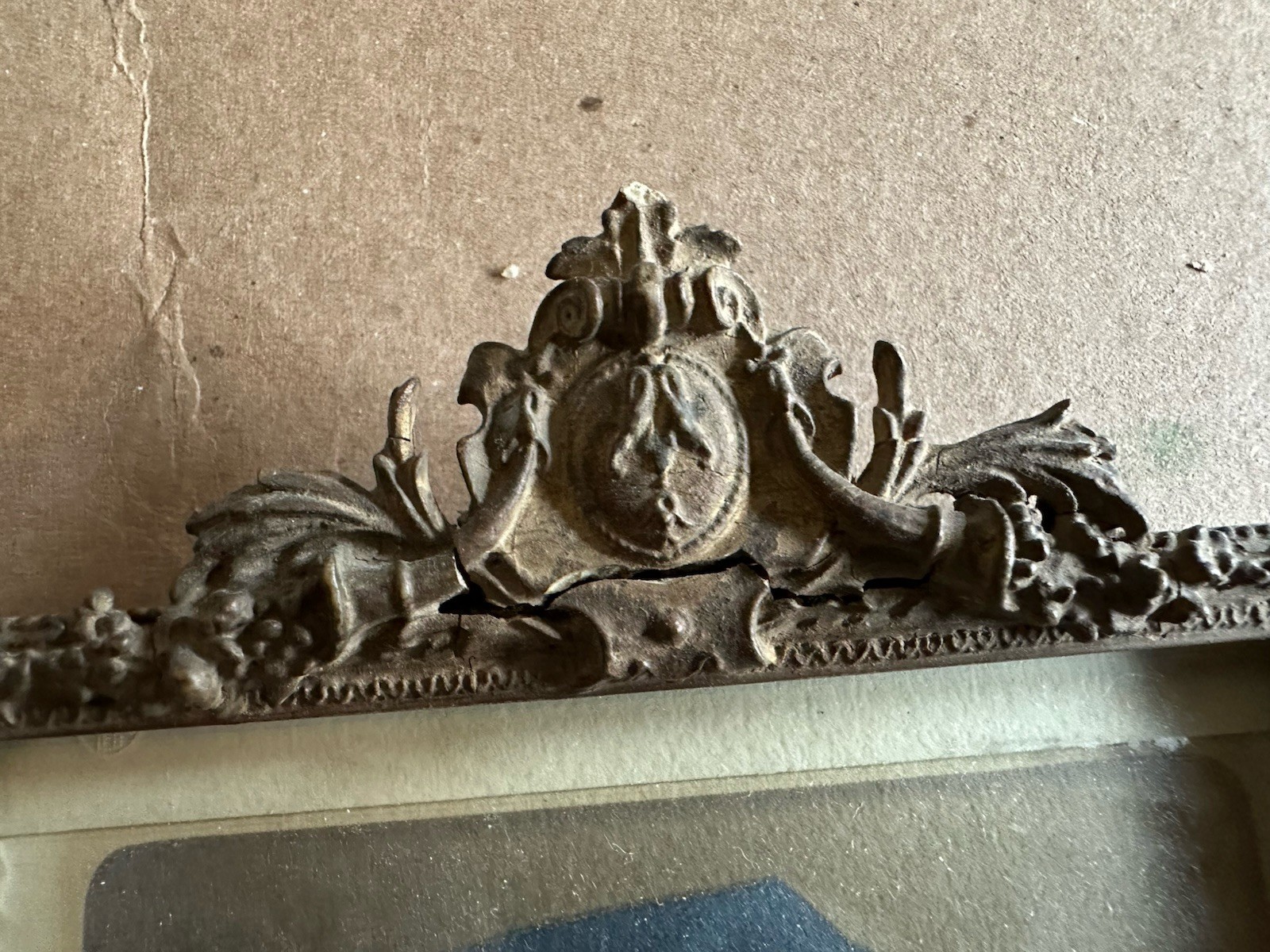 Antique Ornate Easel Stand Picture Frame Fits 4.5”x6.75” Art Nouveau Decoration 