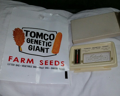 2 Tomco Seed Advertising premiums car litter Bag Calendar NOS Belmond Iowa