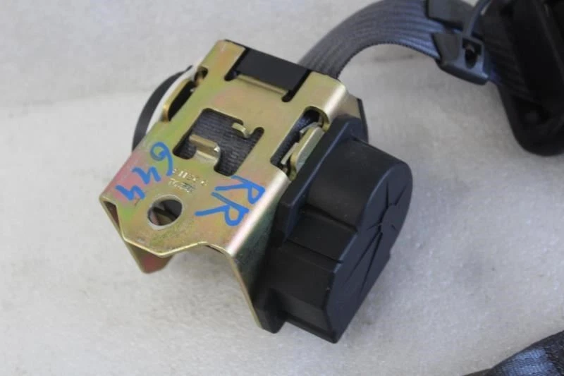 1995 1996 年 1997 雪佛兰西装外套右后座皮带石墨 — 第 4/4 张图片