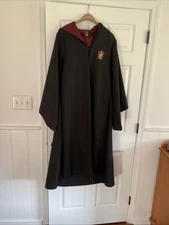 AUTHENTIC UNIVERSAL STUDIO WIZARDING WORLD OF HARRY POTTER GRYFFINDOR ROBE XS