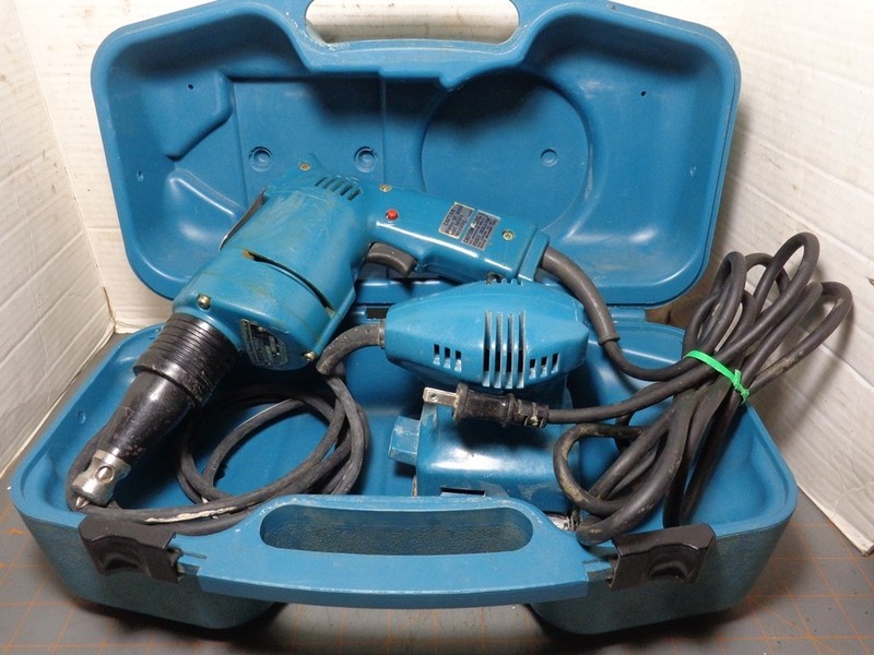 Makita Electric BO4552 Finishing Palm Sander & Makita 6800DBV Drywall Screw Gun