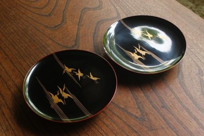 Kyoto Lacquer Plate Set 2pc Crane Makie Stand Elegant Vintage Rare Edition