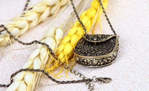 Vintage Unique Gold Bag Box Carved Locket Pendant Long Shape Chain Necklace - Picture 8 of 8