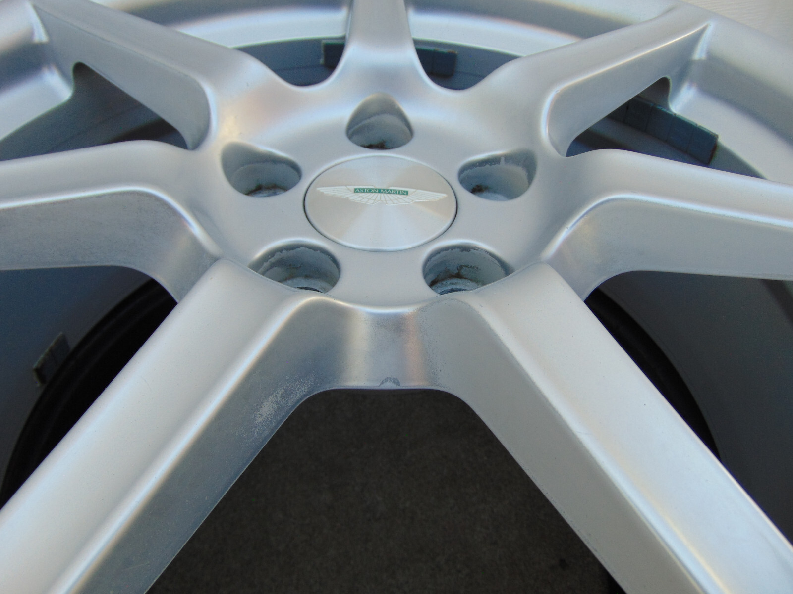 1 USED Silver OEM Aston Martin Vantage 19X8.5 Rim & TPMS 6G33-1007 FREE SHIPPING