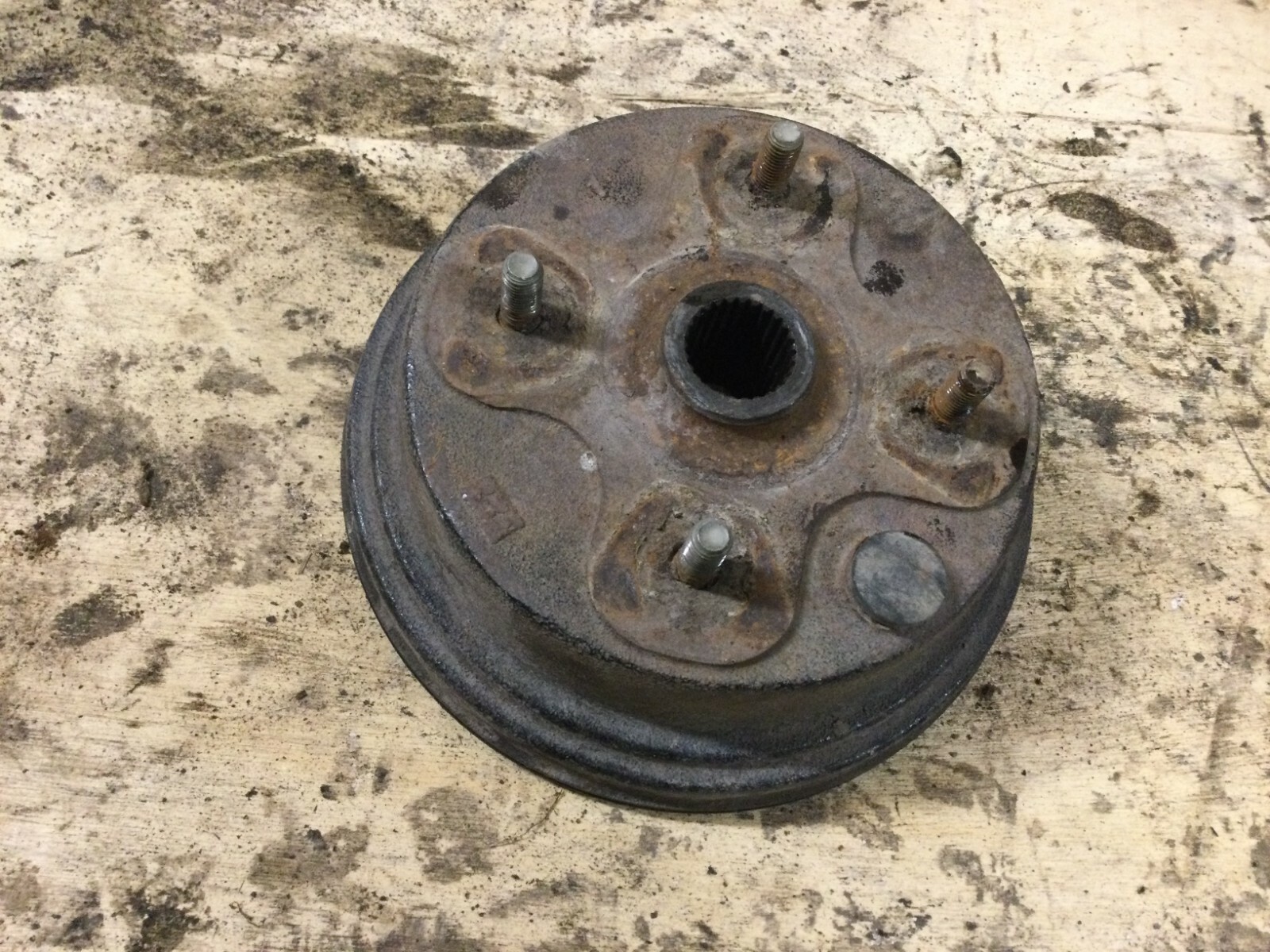 1996 YAMAHA KODIAK YFM400 FRONT RH HUB 3HN251110200 3HN222081000