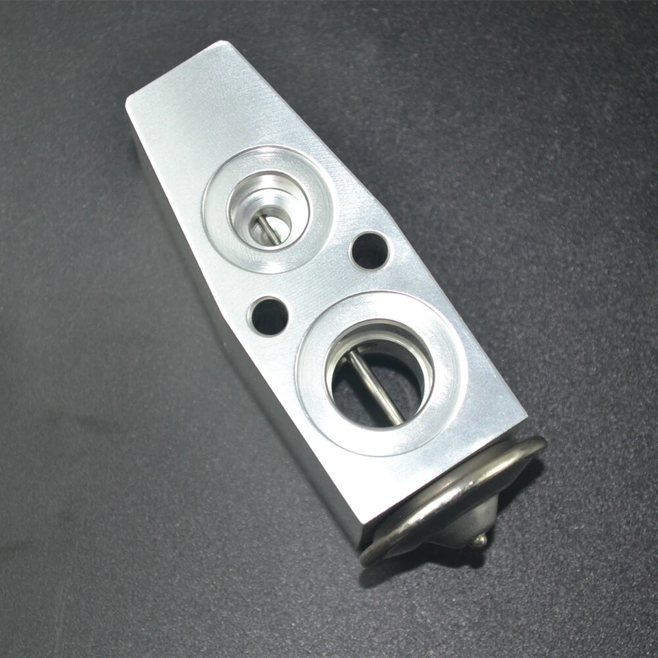 A/C Expansion Valve for Maserati Levante Ghibli & Quattroporte 673003704 Foto 2 de 4