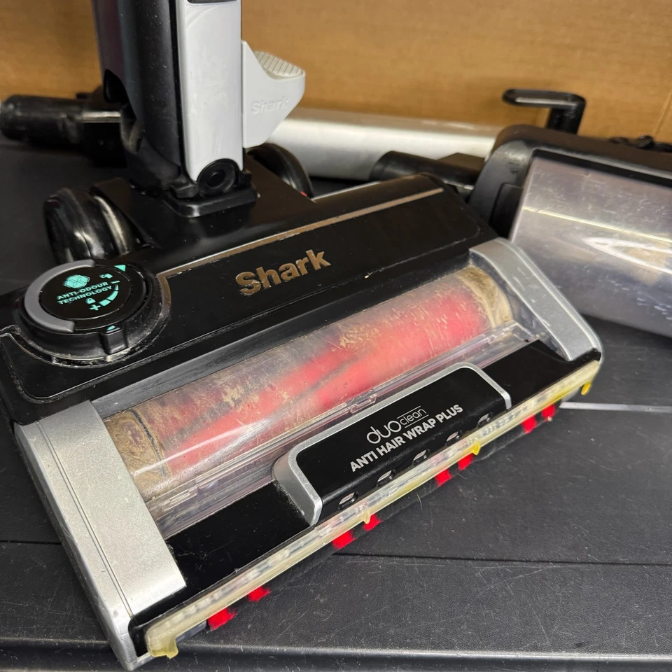 Shark HZ3000UKT Anti Hair Wrap Duo, Works but Spares & Repairs - Image 3 of 4