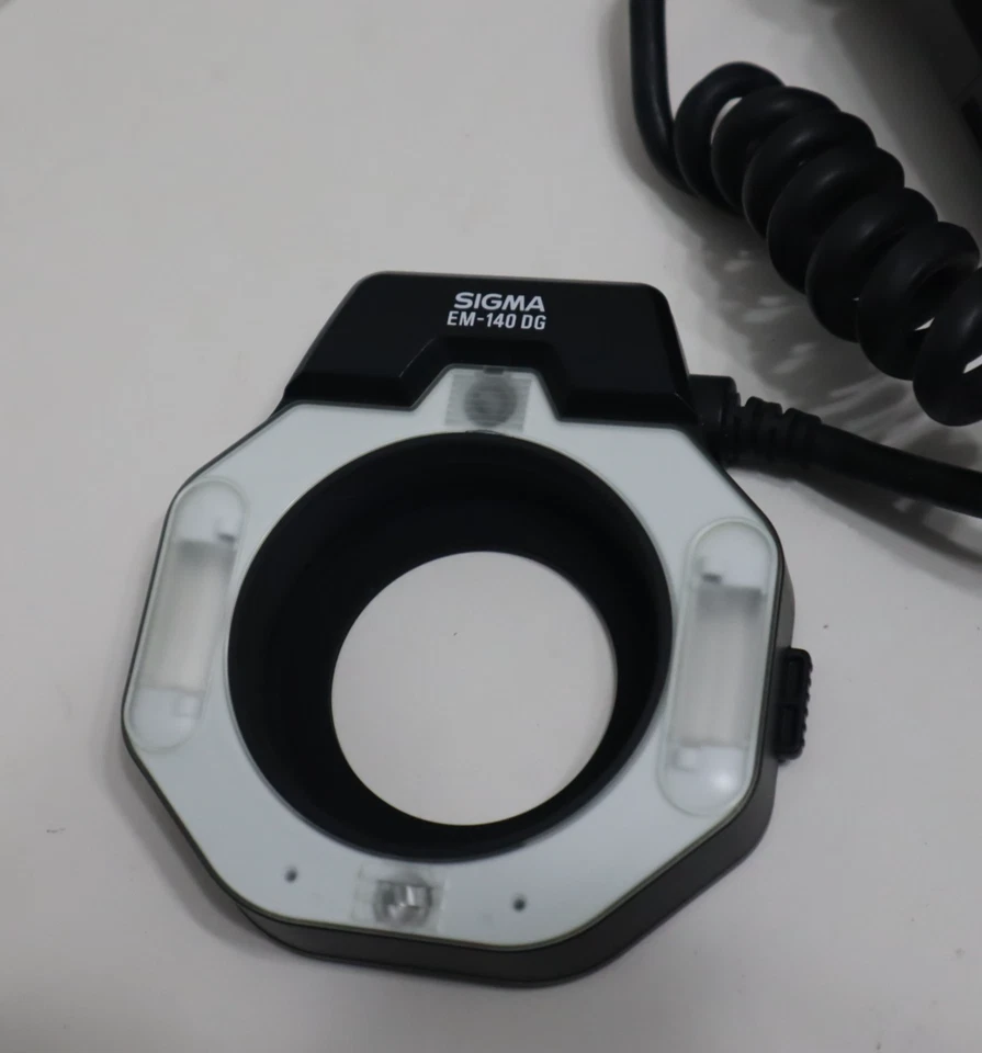 Sigma EM-140 DG Macro Ring Light Flash for Canon - Image 2 of 4