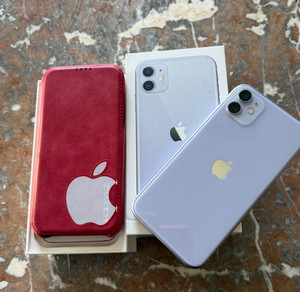 iPhone 11 64gb Lila Entsperrt Top Zustand Voll Funktionsfähig Akku 81%