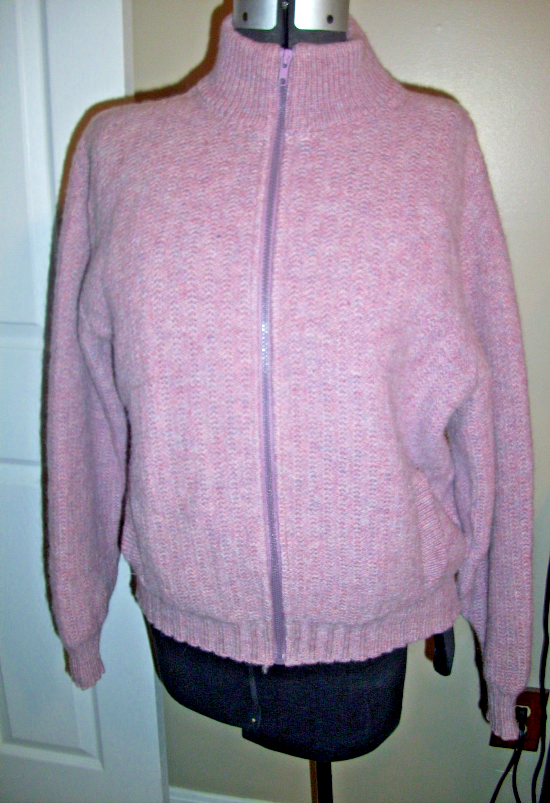 LL Bean Women's Size Large 100% Wool Full Zip Front Cardigan/Sweater Pink