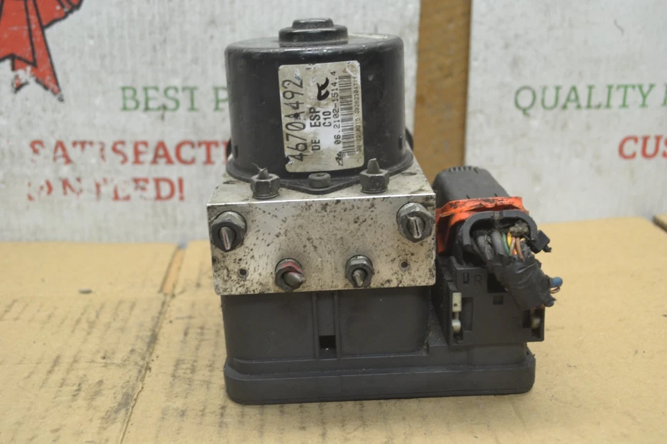 Módulo de control de bomba ABS 4670A492 Mitsubishi Galant 2011-2012 845-12A7 Foto 3 de 4