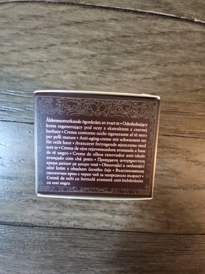 Crema de ojos Fresh Black Tea Advanced Age Renewal 15 ml/0,5 oz. Nuevo en caja. Foto 3 de 4