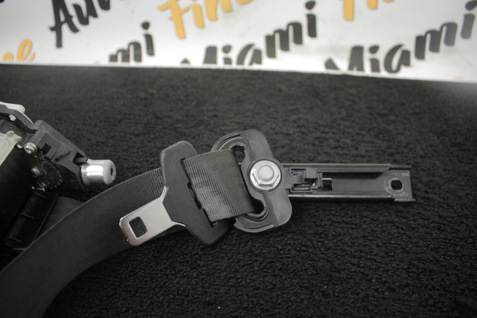 2014 Maserati Granturismo Sport Front Driver Left Seat Belt Pretensioner OEM