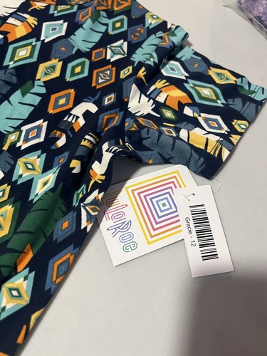 LuLaRoe Gracie Kids shirt Size 12 high-low hem Navy Feathers Southwest#415 - Picture 3 of 3