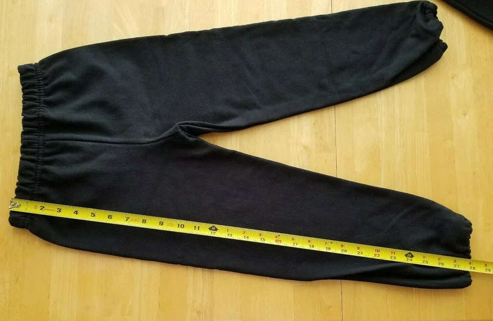Pantalones deportivos Gildan para niños pequeños con parte inferior elástica, negros, pequeños Foto 3 de 4