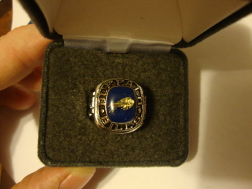 BUFFALO BILLS BALFOUR RING W/HOLOGRAM IN BALFOUR OFFICIAL BOX SIZE 12 - Picture 1 of 3