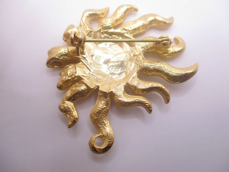 Broche prendedor grande soplando cara sol celestial cepillado mate tono dorado circonita B7 Foto 4 de 4