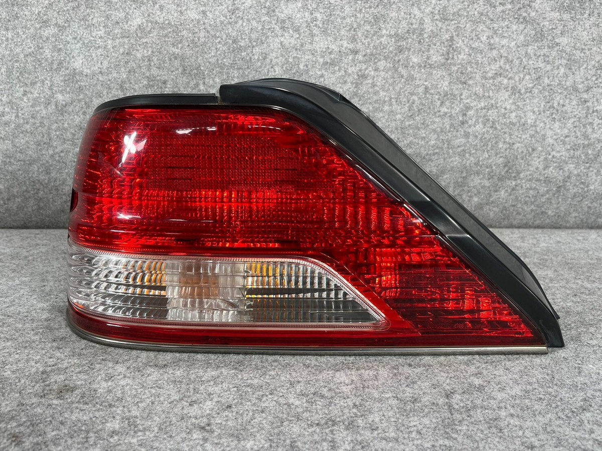 CEDRIC GLORIA Y33 NISSAN OEM LEFT SIDE REAR LIGHT TAIL LAMP