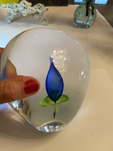 Vintage Beranek Glass Blue Calla Lily Paperweight - Picture 3 of 12