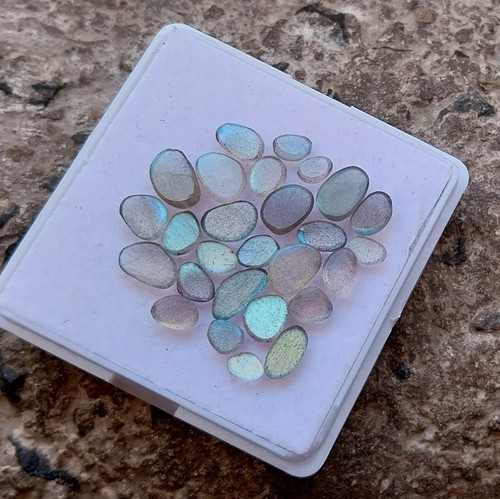 Lote de 27 piezas gemas de labradorita arco iris natural corte rosa 17 quilates 3,5x5 a 6x9 mm - Imagen 9 de 24