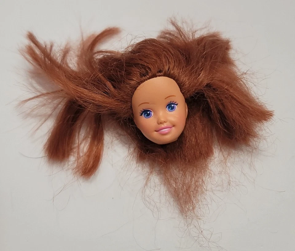 MUÑECA BARBIE STACIE HEAD ONLY WHITNEY POLLY POCKET 1995 CORTE FLEQUILLO REEMPLAZO O ROBLE Foto 2 de 3