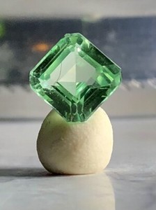 NATURAL BRILLIANT UNIQUE GEMSTONE GREEN BLUE GARNET NATURAL CRYSTAL TANZANIA!!!