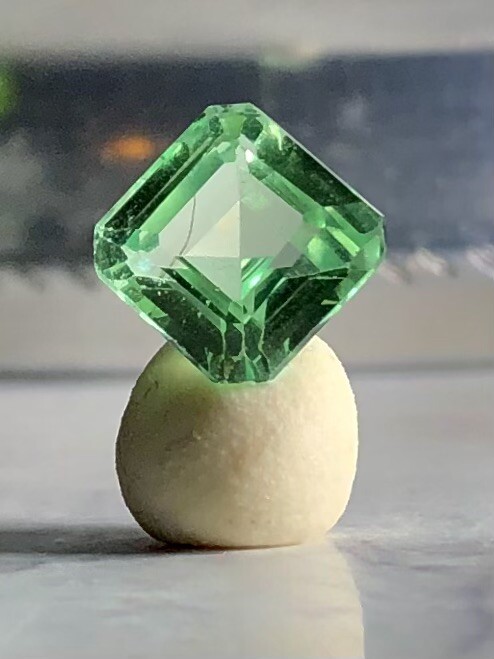 NATURAL BRILLIANT UNIQUE GEMSTONE GREEN BLUE GARNET NATURAL CRYSTAL TANZANIA!!!