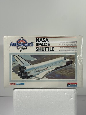 Vintage Monogram Astronauts Nasa Space Shuttle 1/200 Scale Model Kit #5905-0100