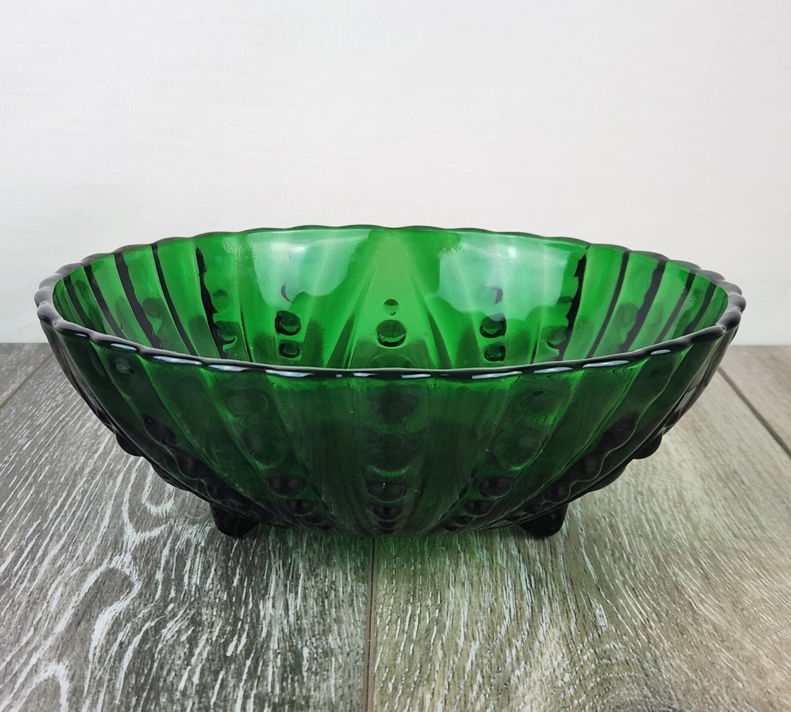 Retro Emerald Green Glass Footed Bubble Bowl – 3-Leg Decorative Dish