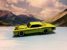 69 DODGE CORONET SUPERBEE 2011 Hot Wheels Muscle Mania Series Green