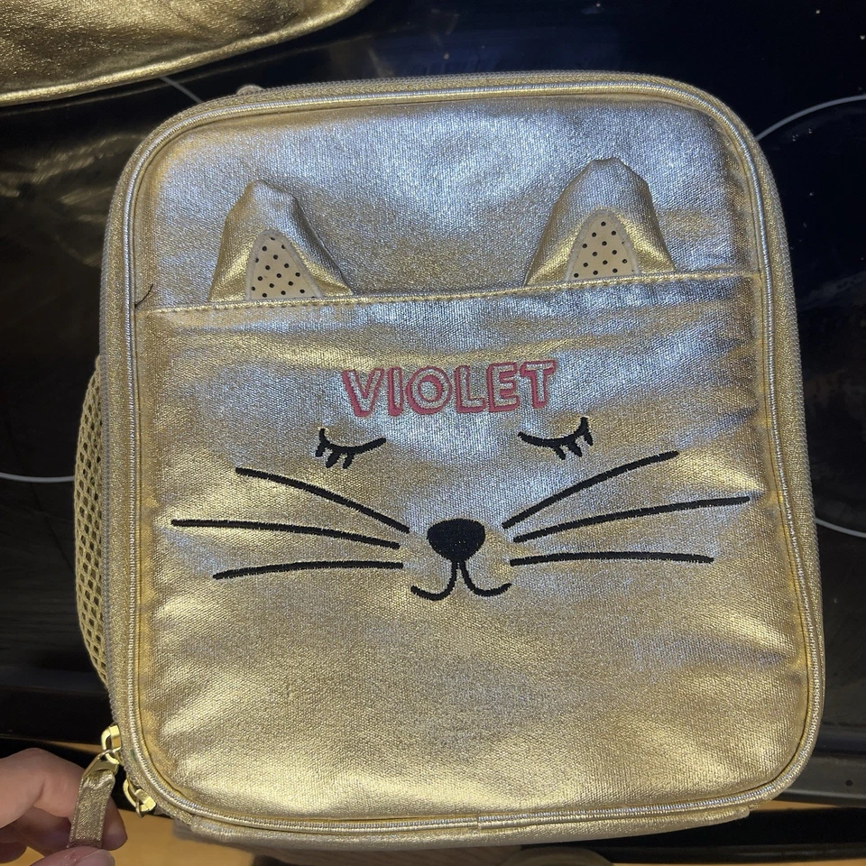 Pottery Barn Gold Kitty 大号背包经典午餐盒个性化小提琴粉色 — 第 2/4 张图片
